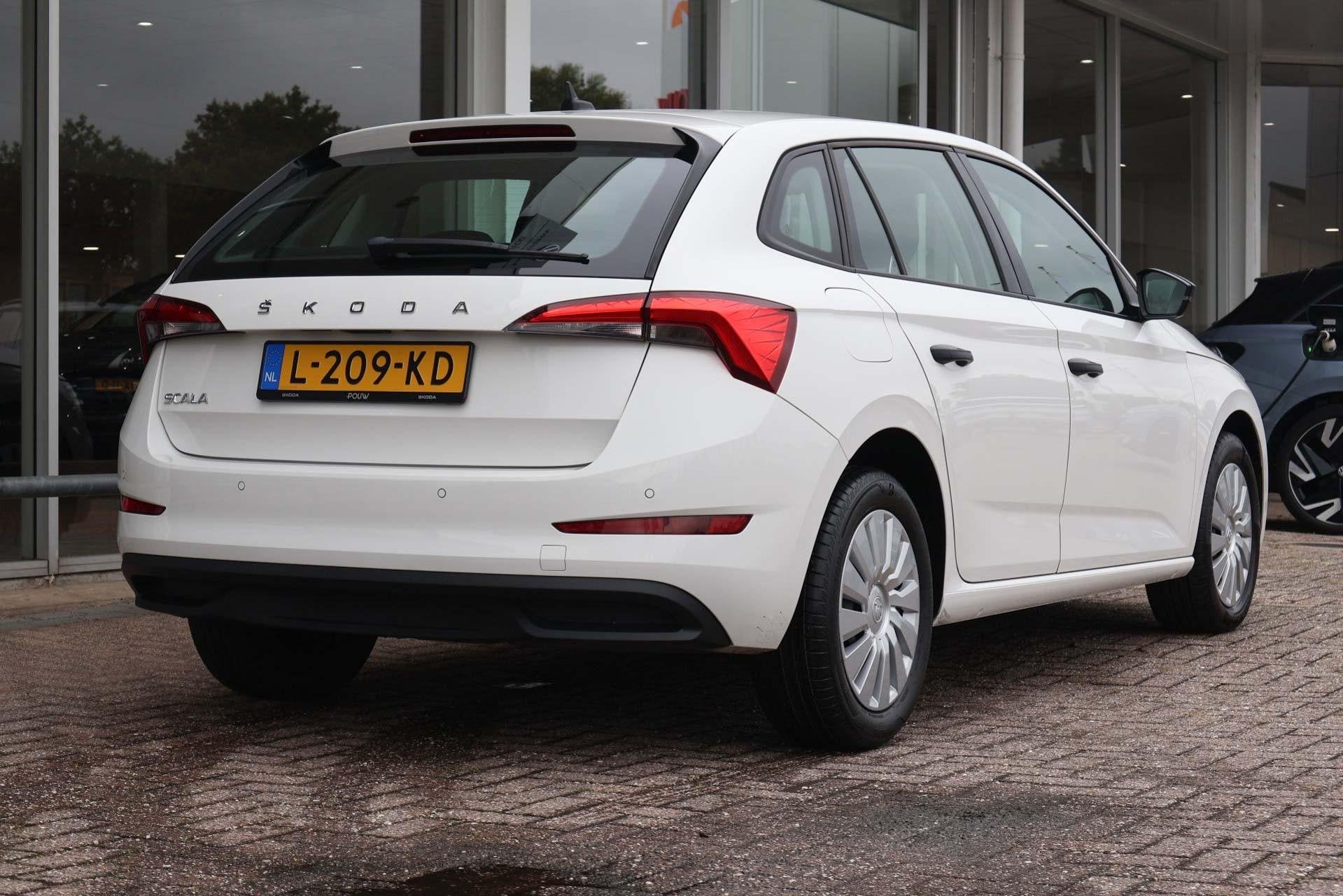 Skoda Scala 1.0 TSI 95pk Active | Carplay | PDC | Cruise Con, 12 maanden, Gebruikt, Euro 6, 95 pk