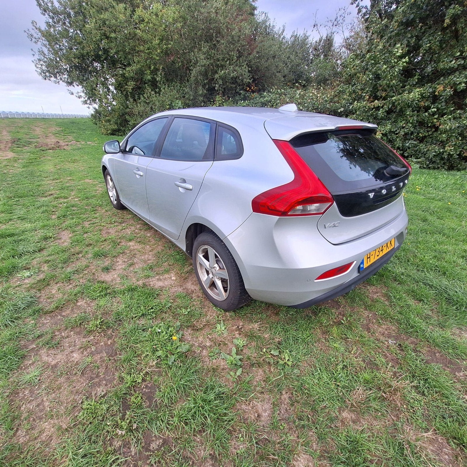 Volvo V40 2.0 T2 122PK 2018 Grijs, Auto's, Voorwielaandrijving, 4 cilinders, 122 pk, 1331 kg