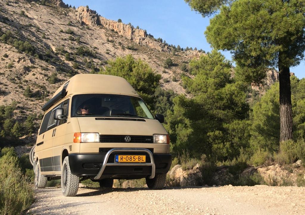 Volkswagen T4 SYNCRO (4x4) off-grid expeditie-camper, Caravans en Kamperen, Campers, Volkswagen, Koelkast, Tot en met 3, Particulier