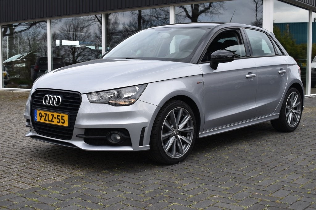 Audi A1 Sportback 1.2 TFSI Admired NAVI CRUISE AIRCO LMV, Auto's, Audi, Euro 5, 4 cilinders, Origineel Nederlands, Bedrijf