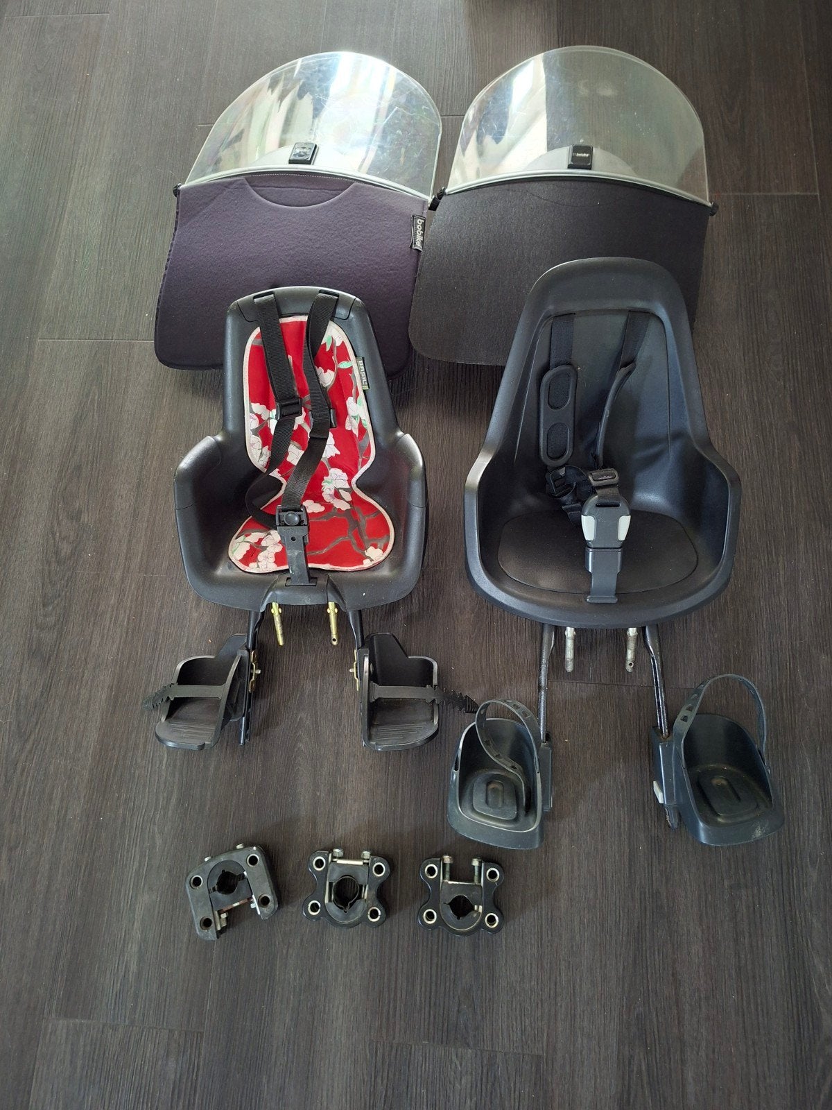 2x = 29 euro. Bobike (One Mini) fietszitjes + schermen, Fietsen en Brommers, Fietsaccessoires | Fietsstoeltjes, Ophalen, Voorzitje