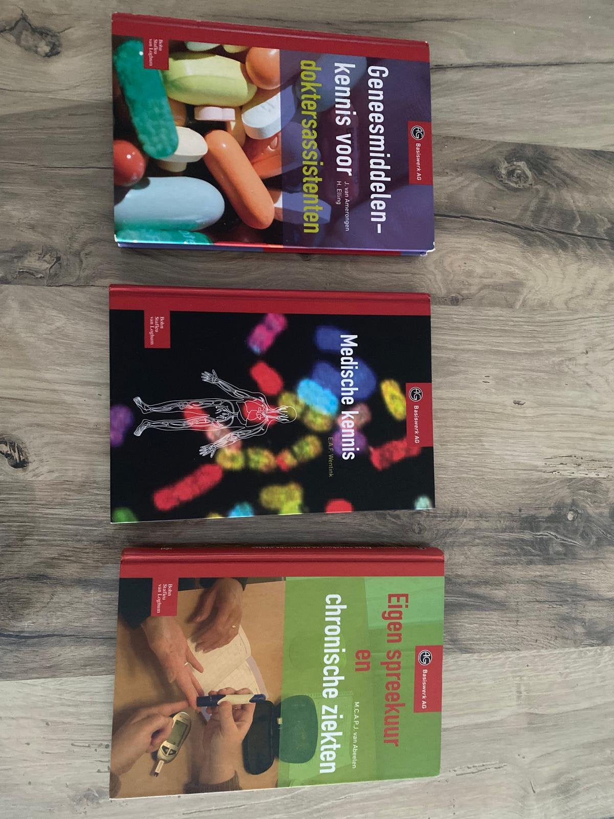 Boeken opleiding doktersassistente, Ophalen, Beta, Zo goed als nieuw, MBO