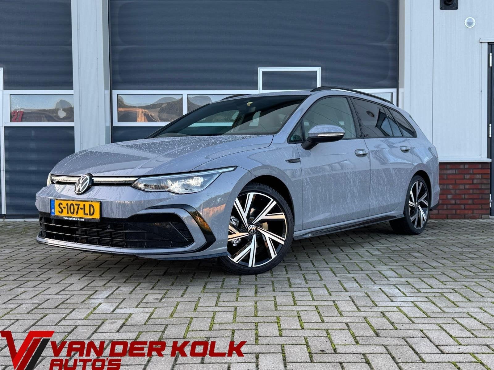 Volkswagen Golf Variant 1.5 eTSI R-Line In/Exterieur | Panor, Auto's, 1325 kg, Euro 6, 4 cilinders, 150 pk