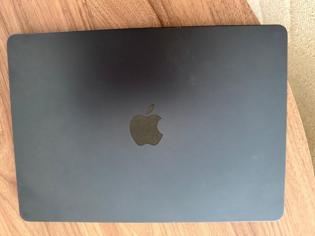 Apple MacBook Air M2 13,6 inch 2022 8GB / 256GB LCD defect