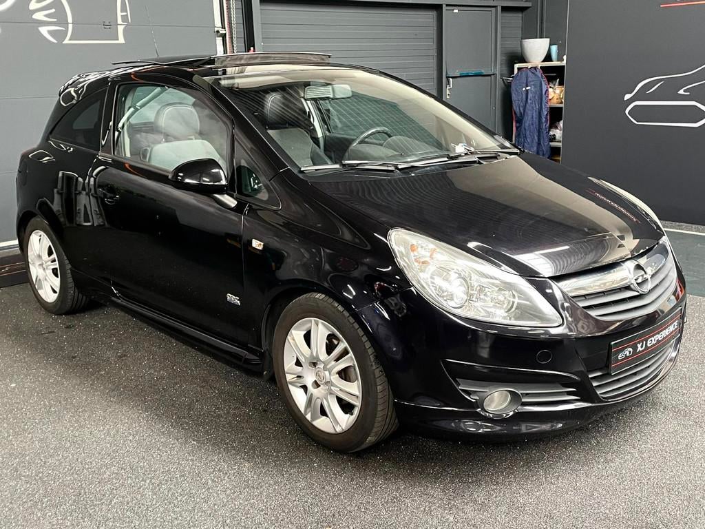 Opel Corsa 1.4-16V '111' Edition OPC LINE PANODAK AIRCO, Voorwielaandrijving, Euro 5, 101 pk, 4 cilinders