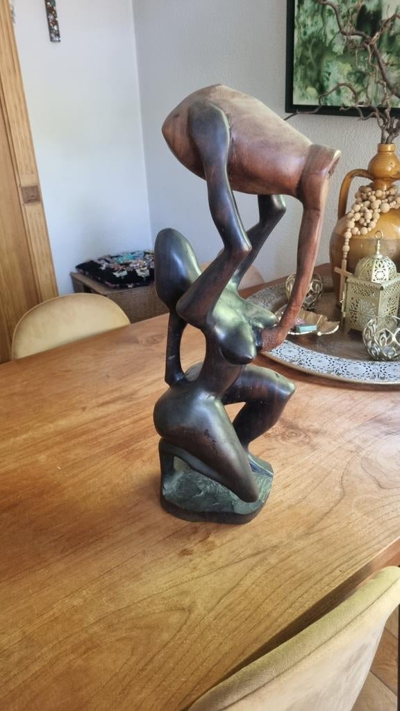 Zwaar ebbenhouten beeld vrouw met waterkruik, 60 cm, Handgemaakt, Zwart, Beeld, Hout