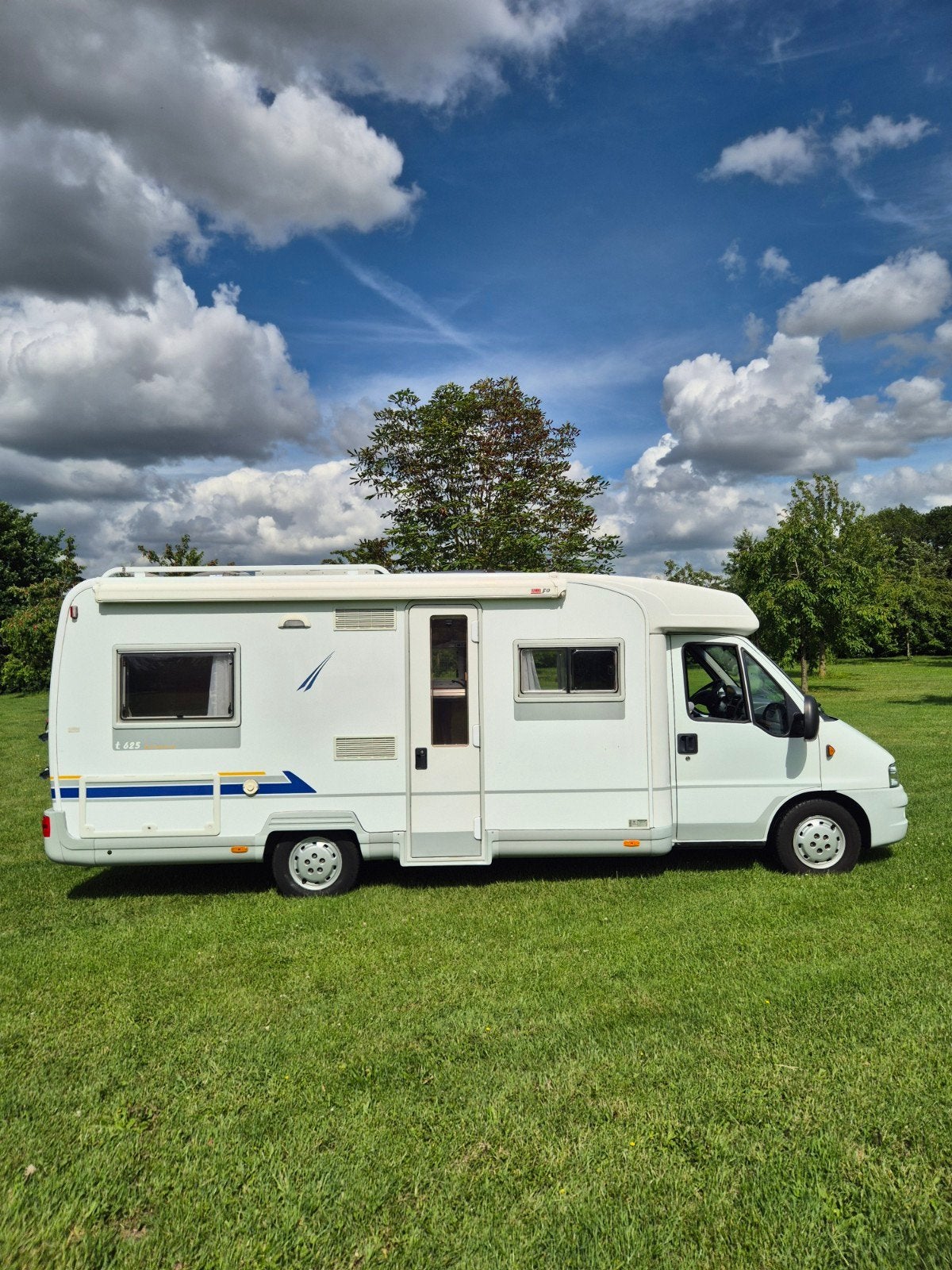 Bürstner️️♥️airco🥶offgrid️️☀️camera🎥maxfan️️XXL-koelkast️️, Caravans en Kamperen, 6 tot 7 meter, Bedrijf, Handgeschakeld, Bürstner
