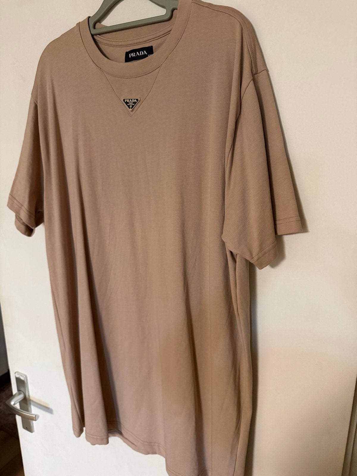 Prada T-shirt XXL - Zo goed als nieuw, Kleding | Heren, Ophalen of Verzenden, Zo goed als nieuw, Overige maten, Beige