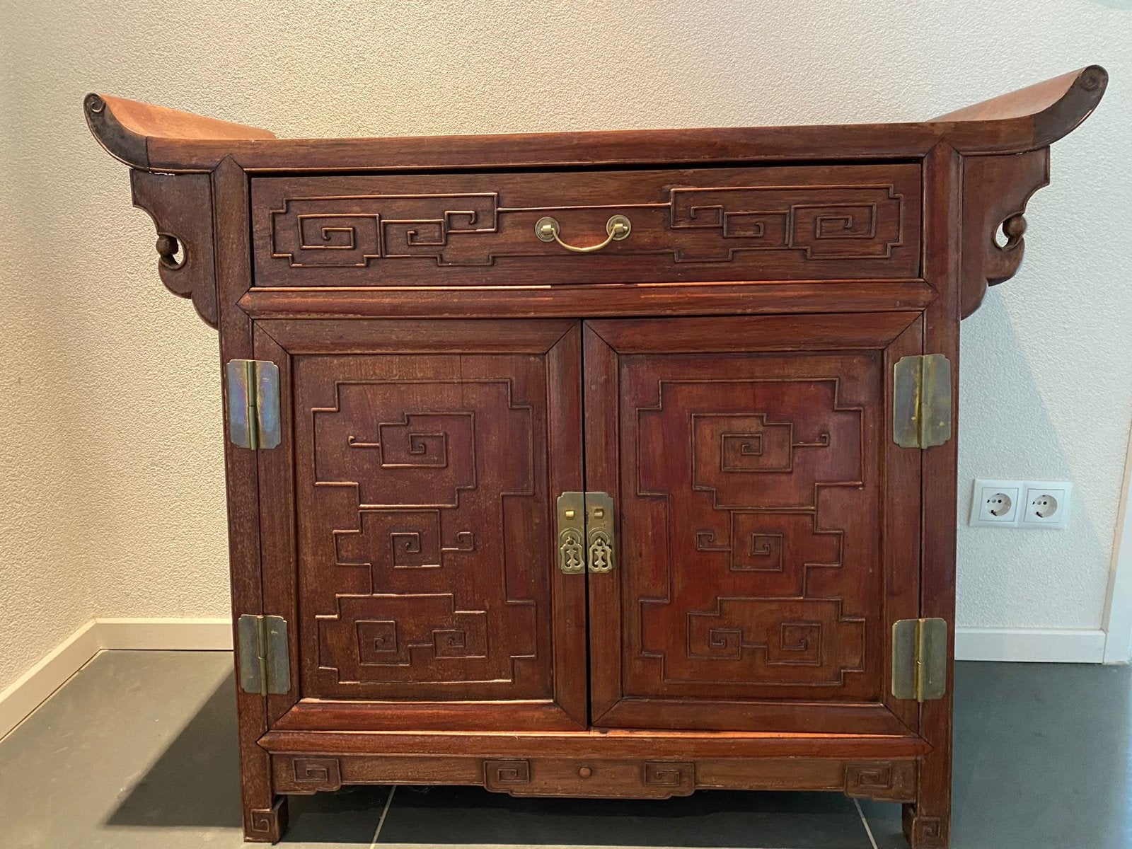 Antieke Chinese kast met lade en deuren, Ophalen