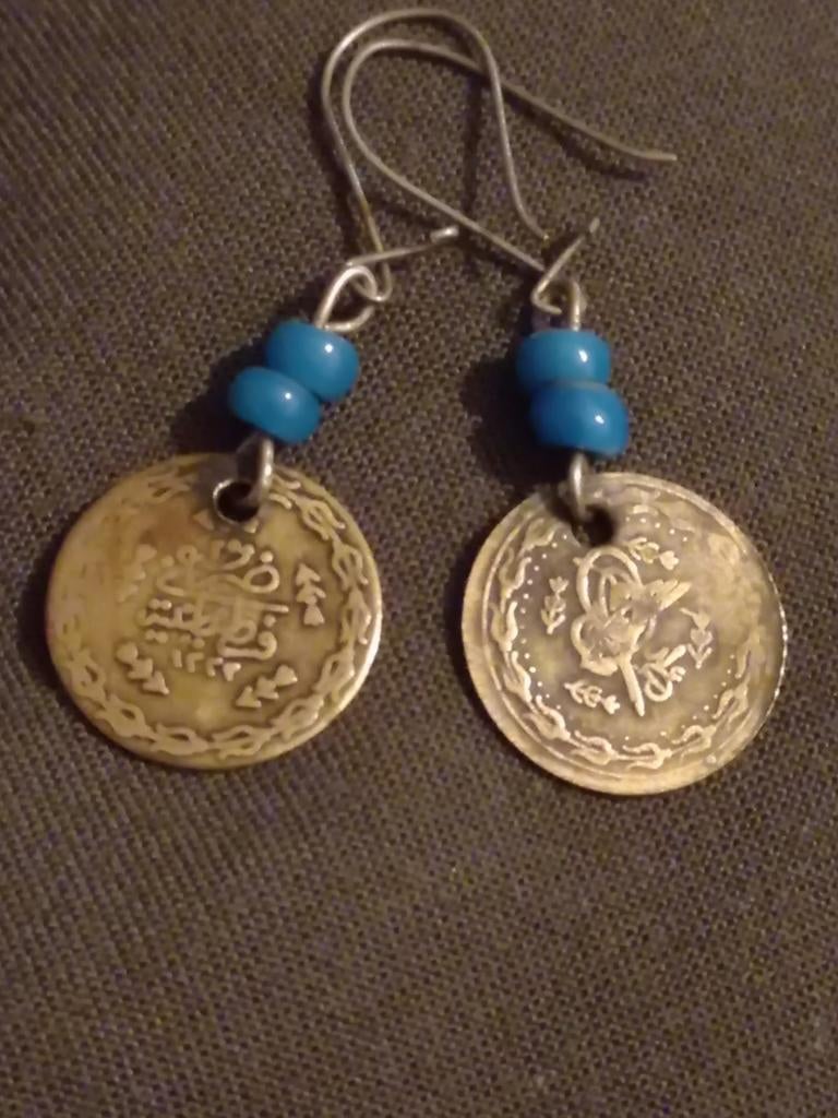 Ottomaanse 3 Kurus Munten Oorbellen - 1808 met Blauwe Kralen, Sieraden, Tassen en Uiterlijk, Overige materialen, Blauw, Ophalen of Verzenden