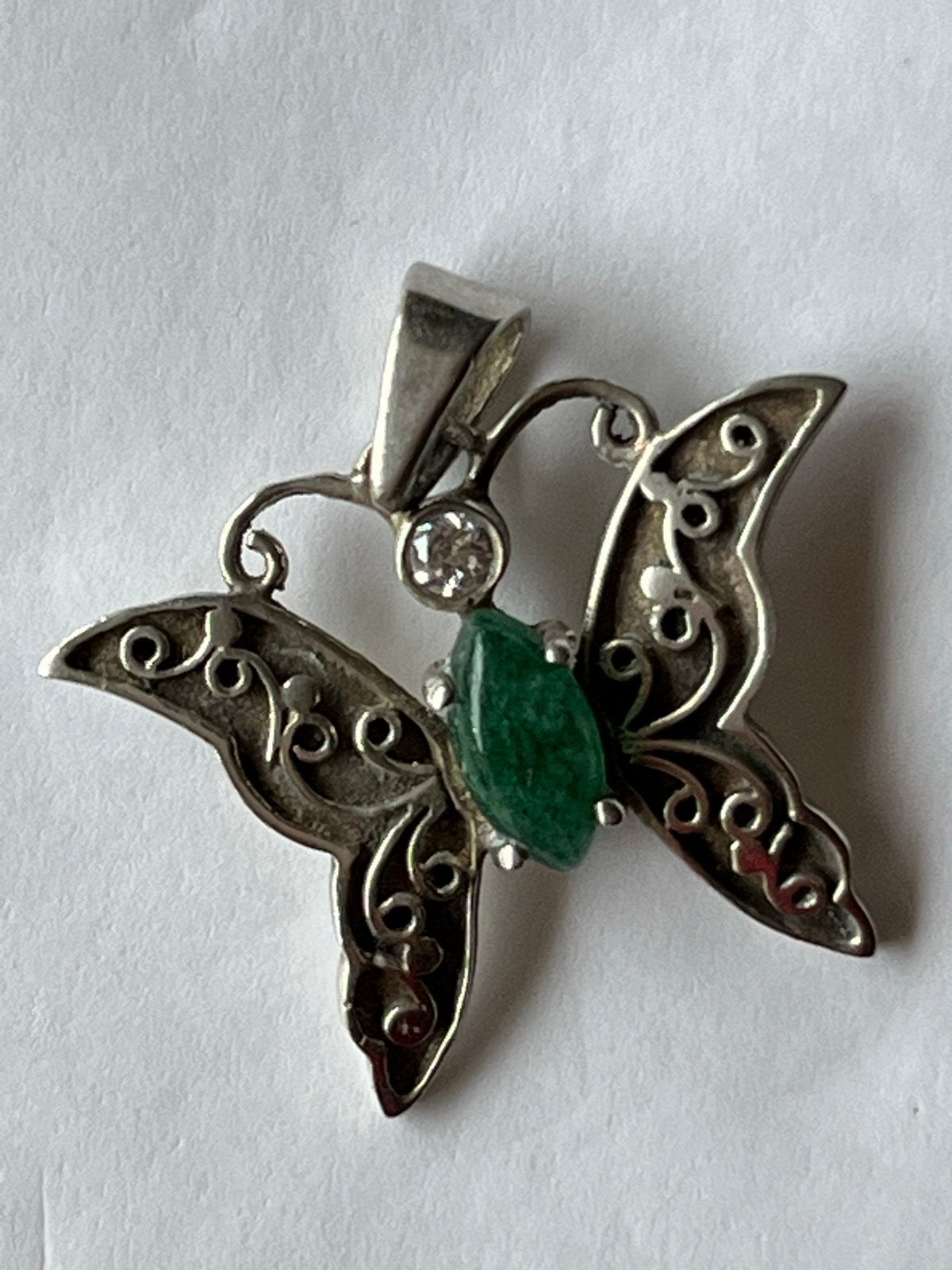 Zilveren Vlinder Hanger met Smaragd en Saffier, Verzenden, Zo goed als nieuw, Met edelsteen, Groen