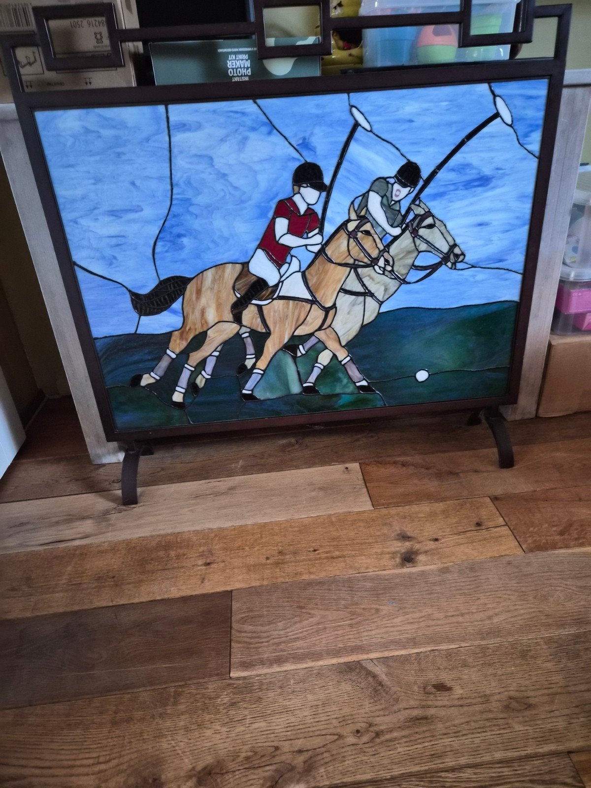 Glas-in-lood haardscherm met polospelers, Ophalen of Verzenden, Zo goed als nieuw