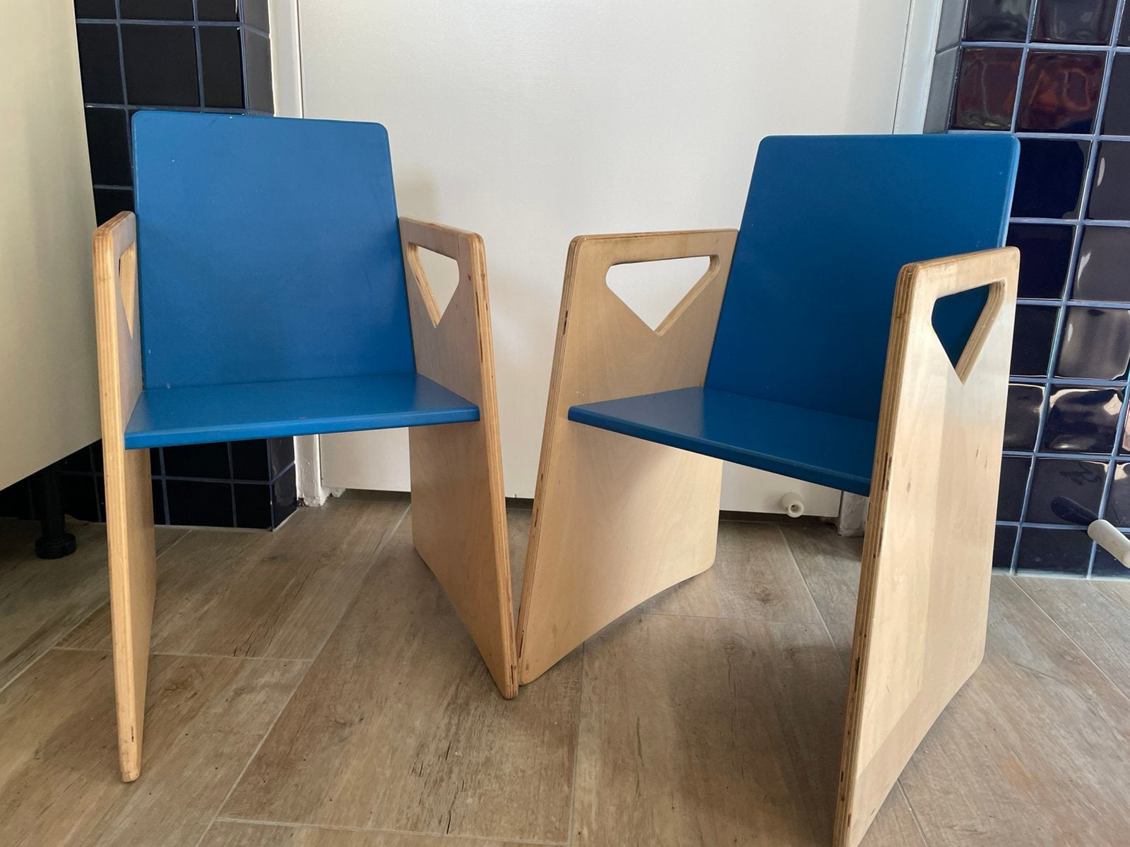 Twee superstevige kinderstoeltjes, Ophalen, Twee, Blauw, Zo goed als nieuw