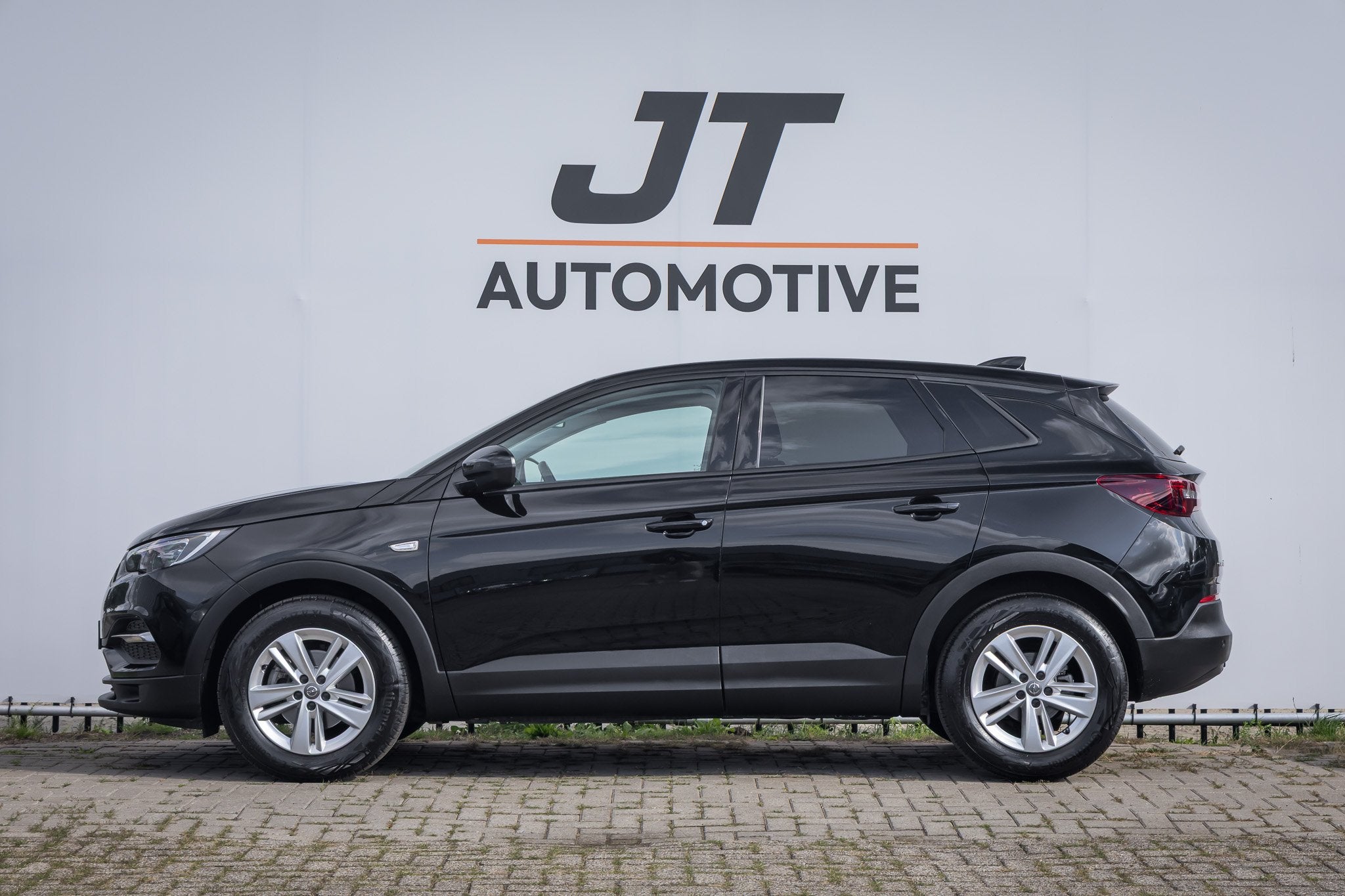 Opel Grandland X 1.2 Turbo Elegance klimaat control | Pdc |, Verwarmde buitenspiegels, Gebruikt, 1199 cc, Zwart
