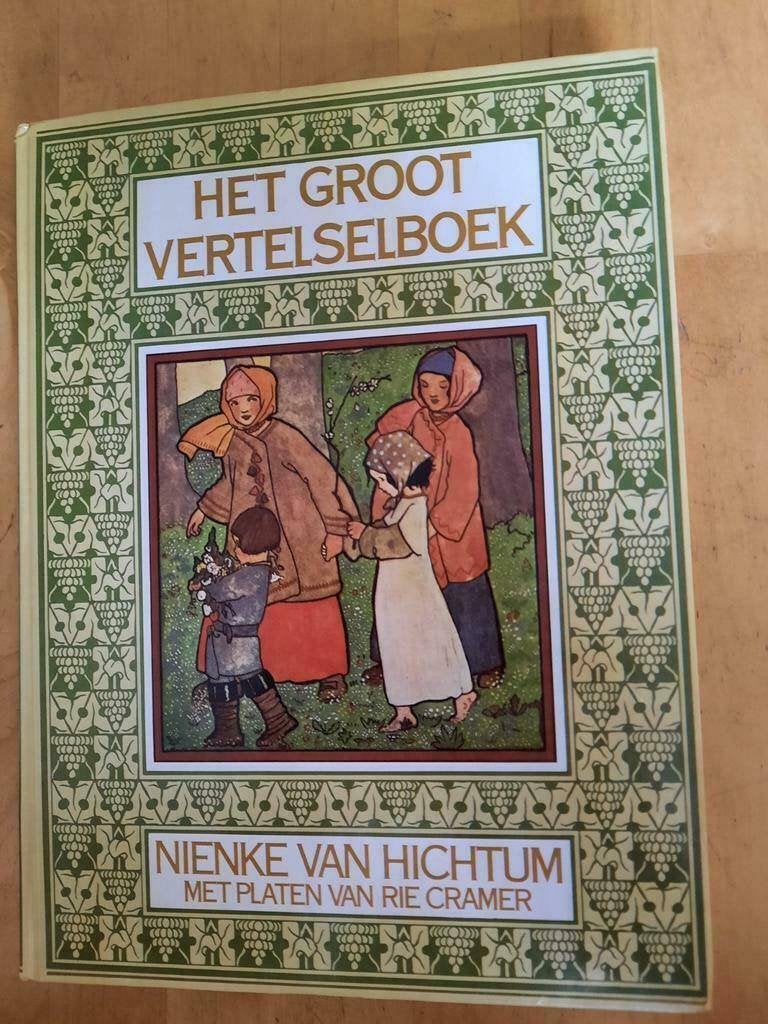 HET GROOT VERTELSELBOEK - NIENKE VAN HICHTUM, Boeken, Ophalen of Verzenden, Gelezen