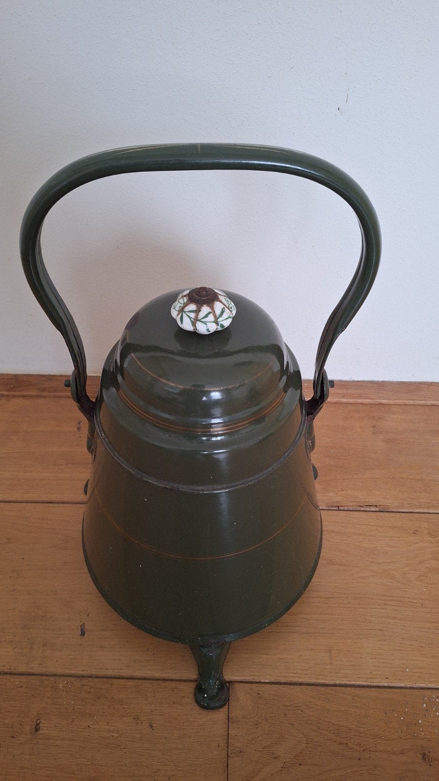 Antieke emaille kolenkit groen.
25 cm breed x 35 cm hoog., Antiek en Kunst, Ophalen