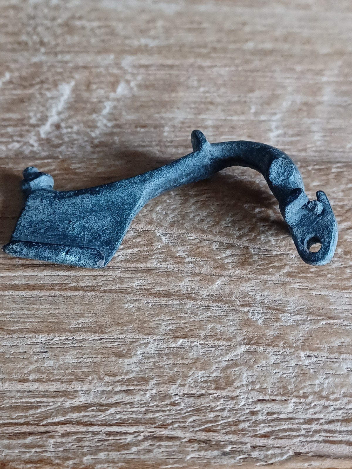 Romeinse knop fibula circa 2e-3e brons bodemvondsten, Ophalen of Verzenden