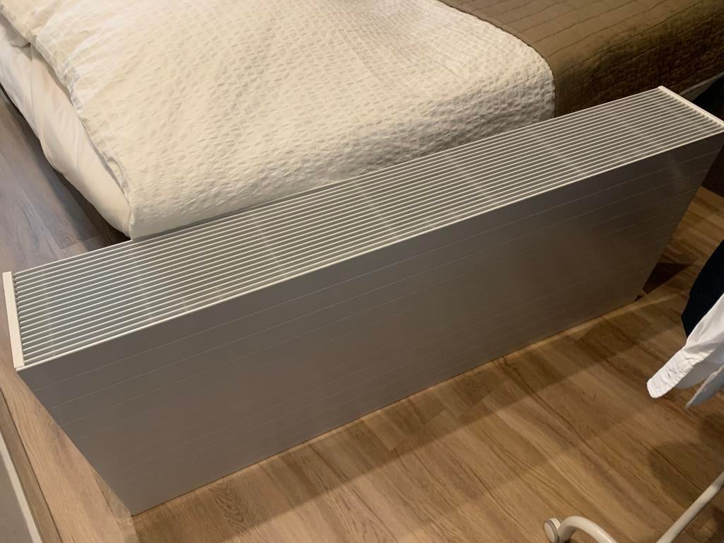 Sentimo radiator ombouw kleur 9010, Ophalen, 30 tot 80 cm, Overige typen, Zo goed als nieuw