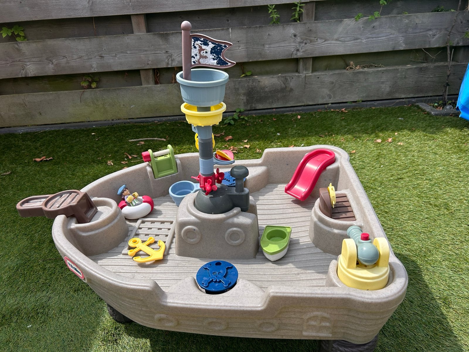 Little Tikes Piratenschip Zand- en Watertafel, Kinderen en Baby's, Speelgoed | Buiten | Los speelgoed, Ophalen, Gebruikt