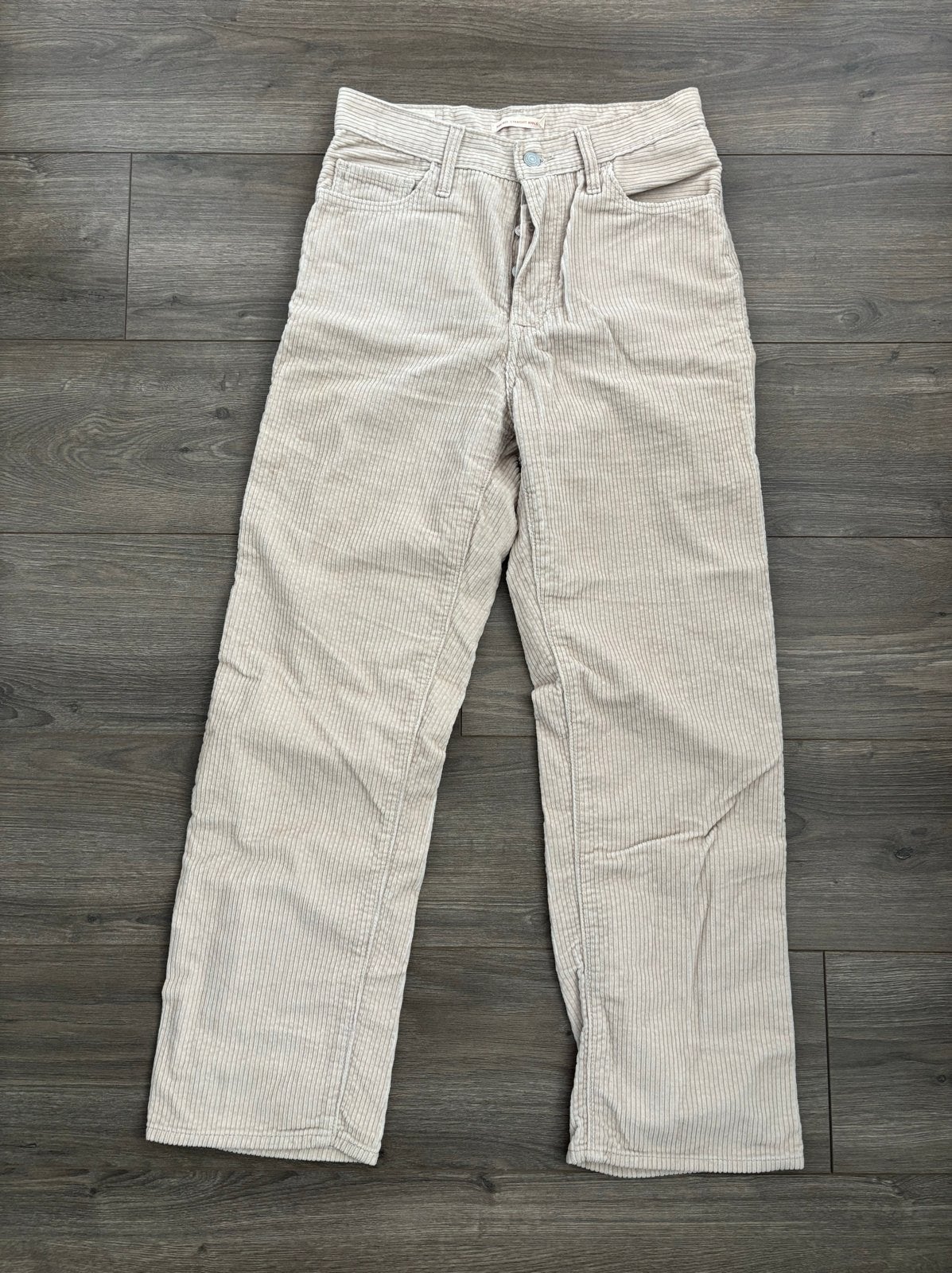 Nieuwe Levi's Ribcage Straight Ankle ribstof broek beige W27, Beige, Nieuw, Ophalen of Verzenden, Maat 36 (S)