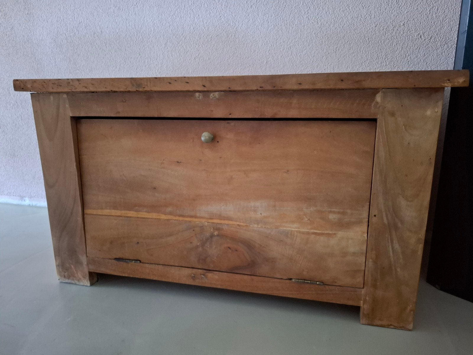 Houten kastje met klep - Vintage opbergmeubel, Huis en Inrichting, Kasten | Overige, Ophalen, Gebruikt
