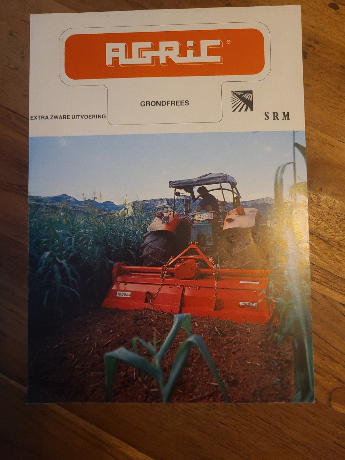 tractor folder Agric grondfrees, Ophalen of Verzenden, Zo goed als nieuw, Folder