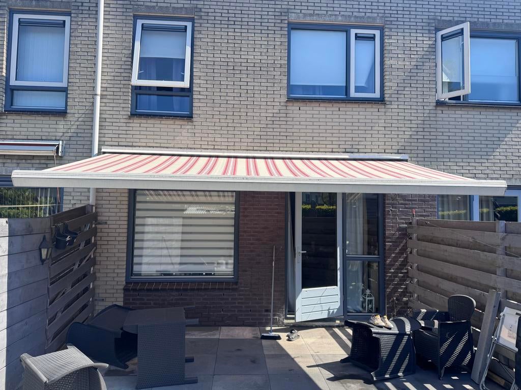 Elektrisch knikarmscherm - perfect werkend zonnescherm, Tuin en Terras, Zonneschermen, Gebruikt, Elektrisch, Ophalen of Verzenden