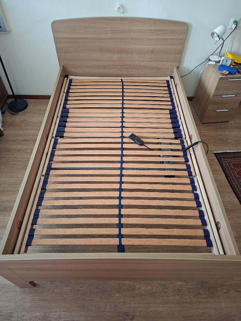 Elektrisch verstelbaar bed 120x200, Huis en Inrichting, Slaapkamer | Bedden, Ophalen, Twijfelaar, 120 cm, 200 cm