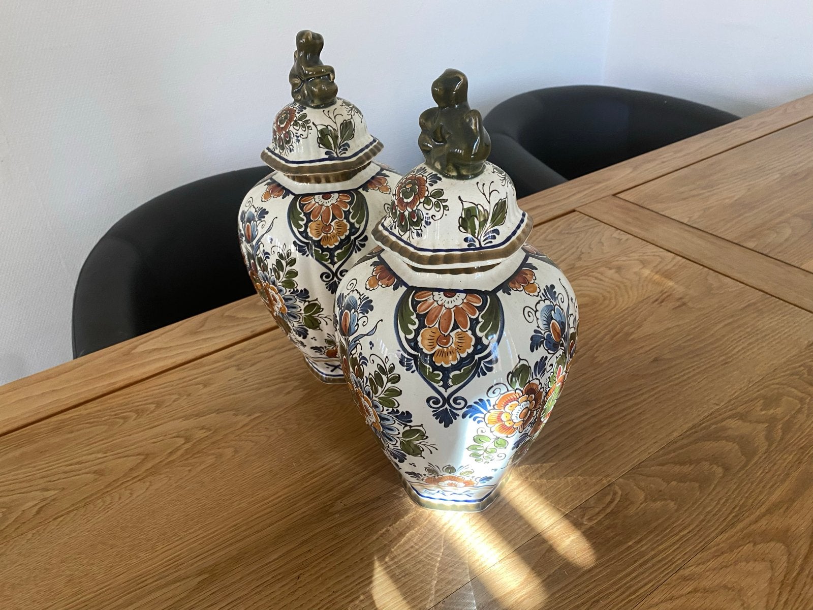 Set van 2 Delfts blauwe vazen met bloemmotief, Ophalen of Verzenden