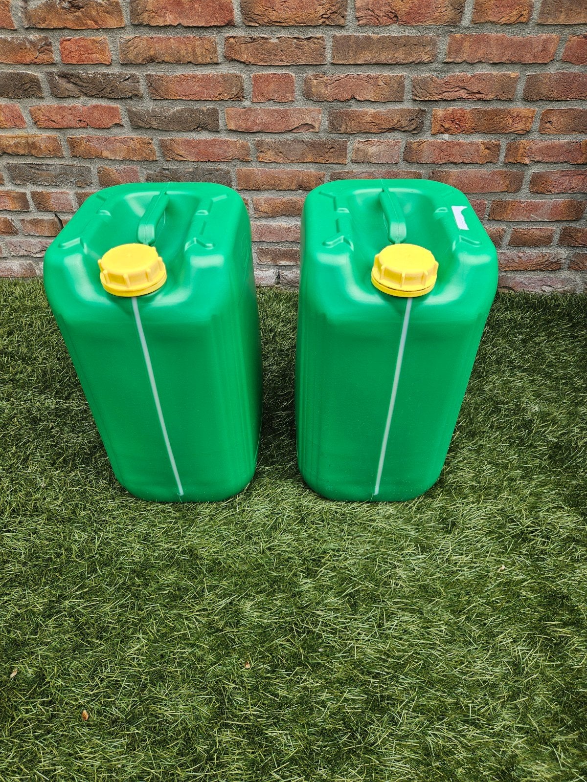 2 x jerrycans van 20 liter, Minder dan 75 liter, Ophalen