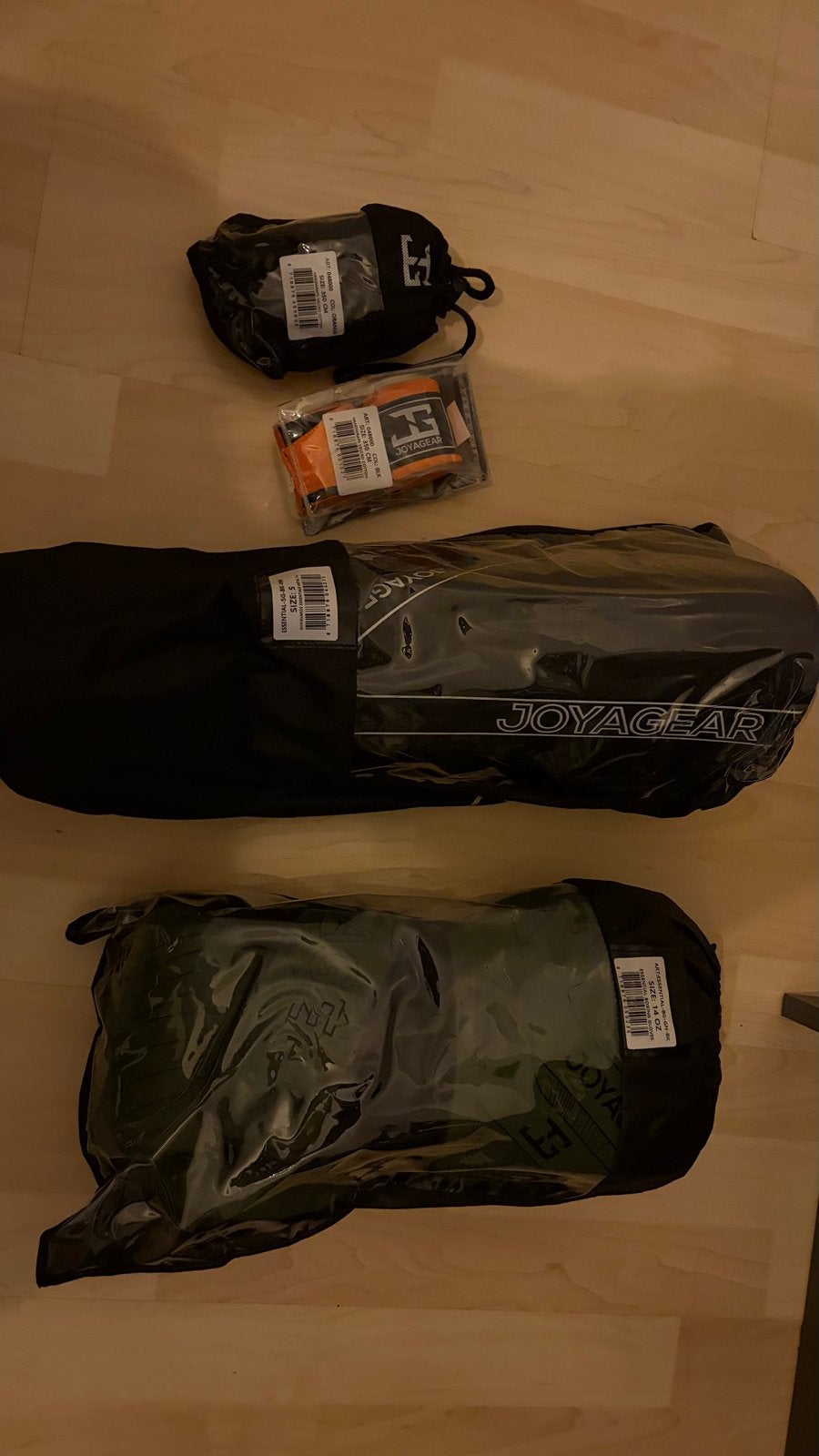 Kickbokspakket: handschoenen, scheenbeschermers, bandages, Sport en Fitness, Boksen, Ophalen, Zo goed als nieuw, Bokshandschoenen
