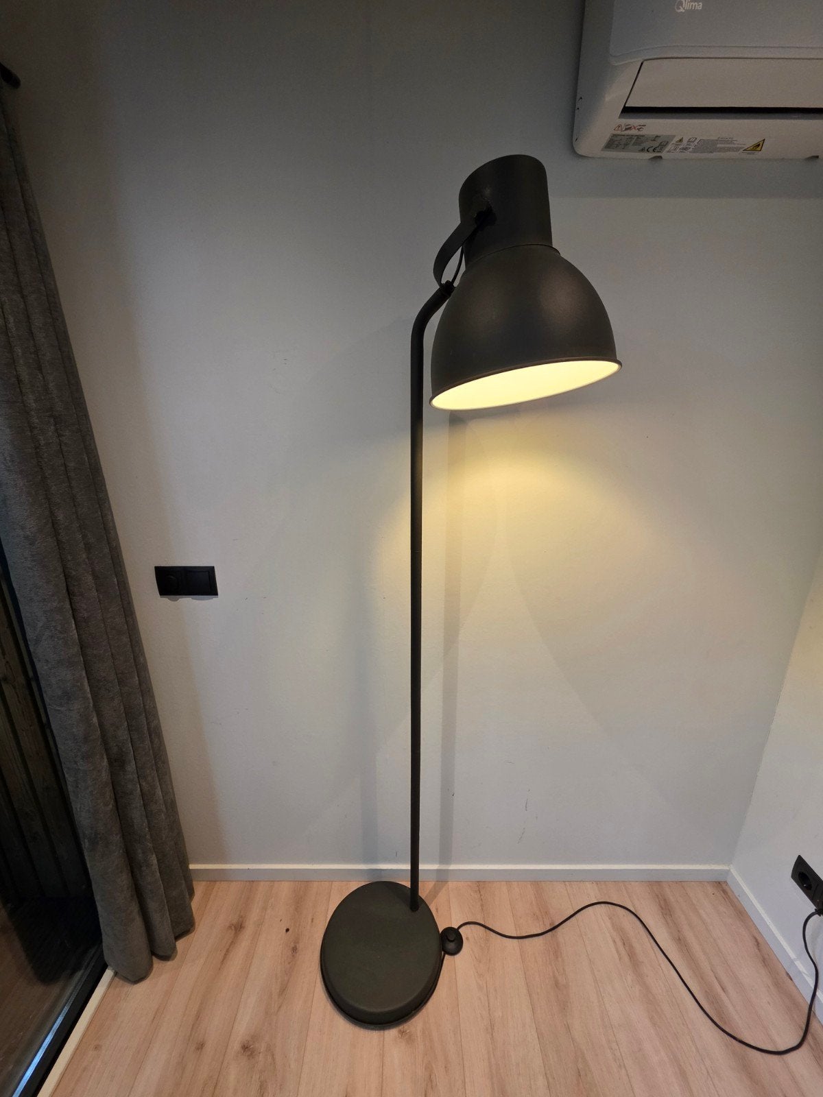 IKEA Hektar floor lamp, Huis en Inrichting, Lampen | Vloerlampen, Ophalen, 150 tot 200 cm