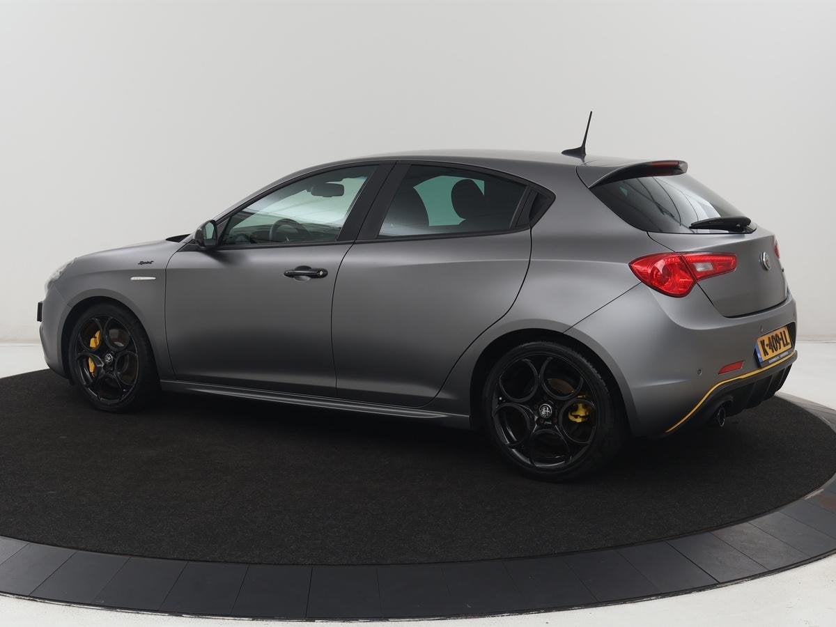 Alfa Romeo Giulietta 1.4 Turbo Sport | Gele accenten | Carpl, Voorwielaandrijving, Gebruikt, 4 cilinders, Alcantara
