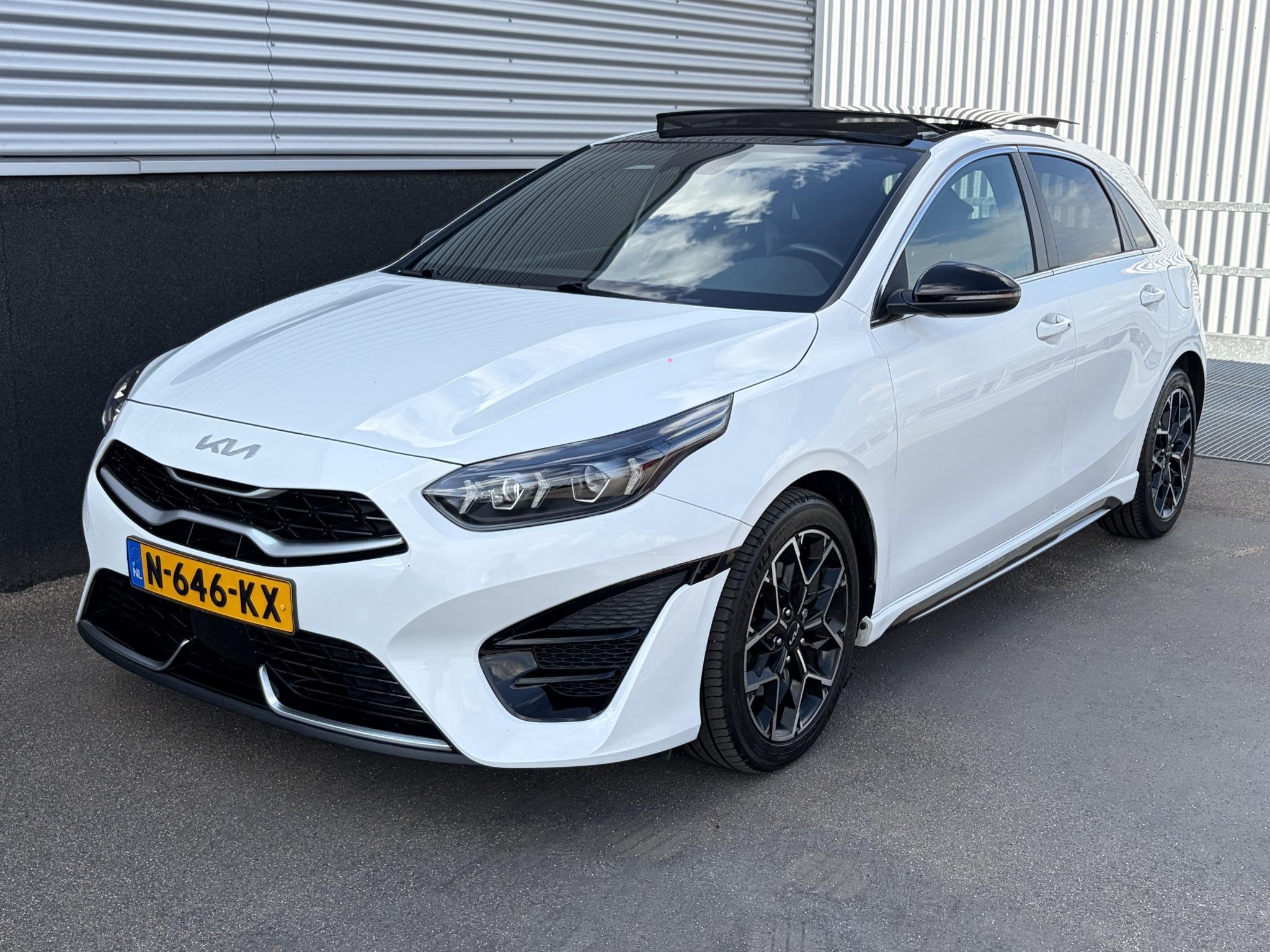 Kia Ceed 1.0 T-GDi GT-Line Schuif/kanteldak, Nieuw logo! Sto, Auto's, Dealer onderhouden, Gebruikt, Euro 6, Alcantara