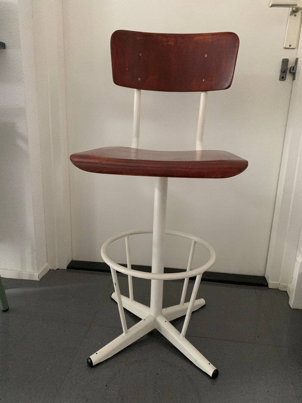 Vintage schoolstoel met rugleuning, zithoogte 60 cm, Ophalen
