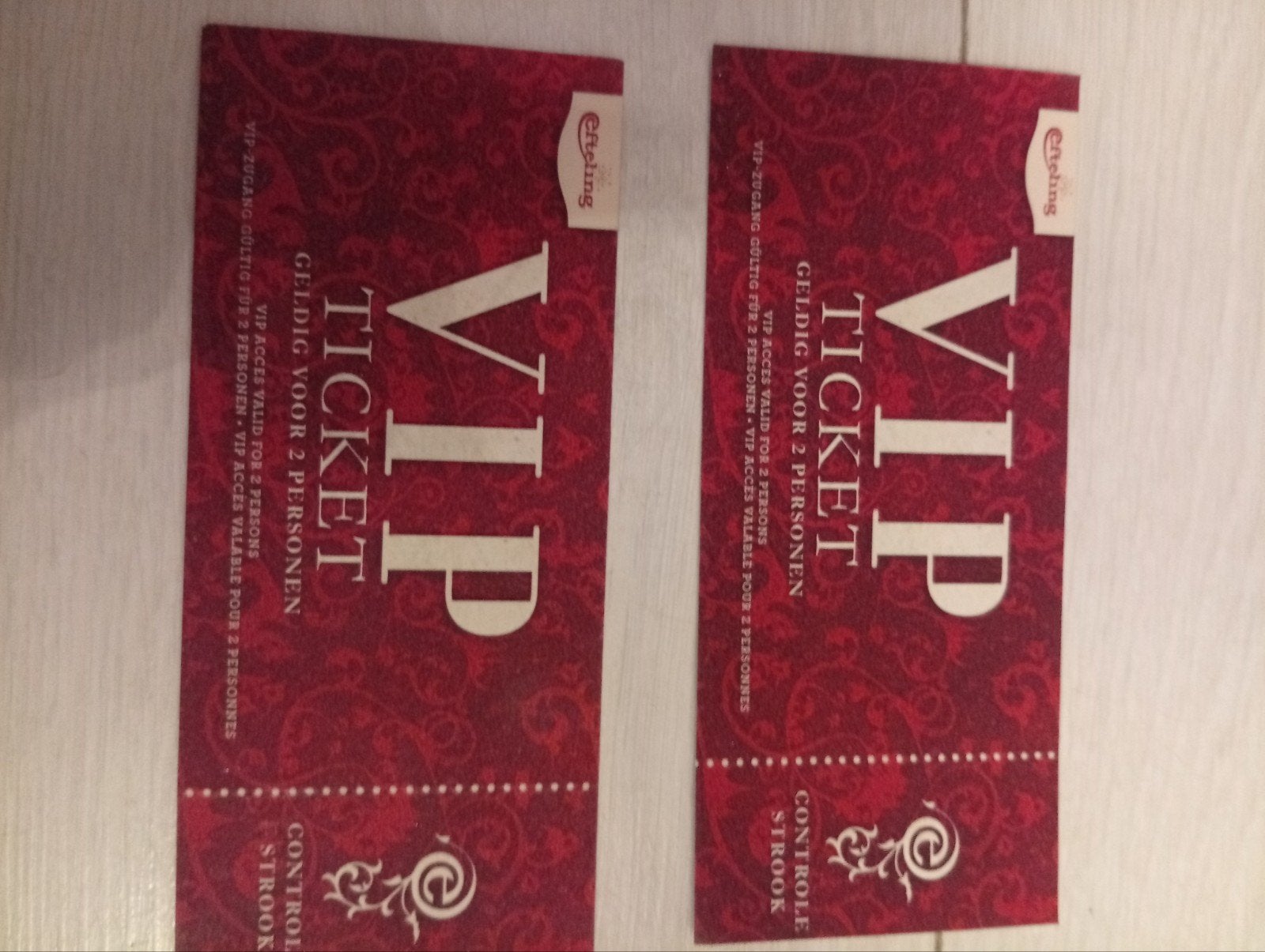 2 viptickets (voor 4 personen) om 1x wachtrij over te slaan, Ophalen of Verzenden, Zo goed als nieuw, Overige uitgevers, Nederlands