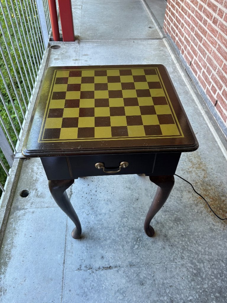 Vintage schaaktafel met werkende radio, Ophalen