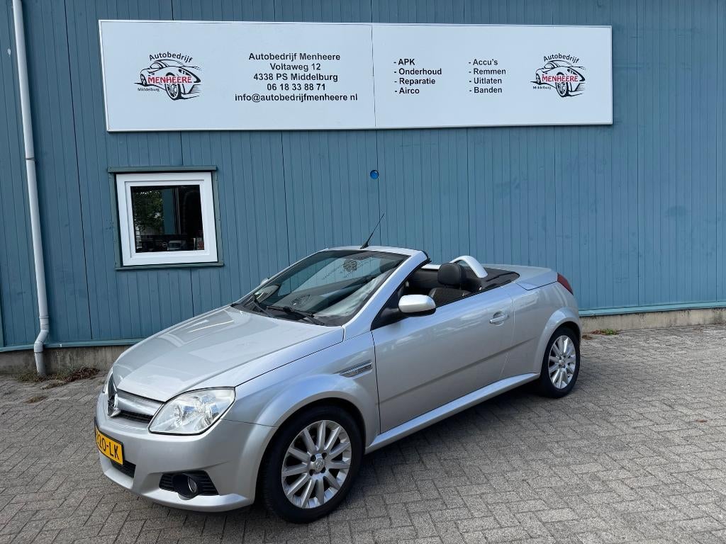 Opel Tigra 1.4 16V Twintop 2010 IZGS, Auto's, Opel, Voorwielaandrijving, Zwart, 4 cilinders, Cabriolet