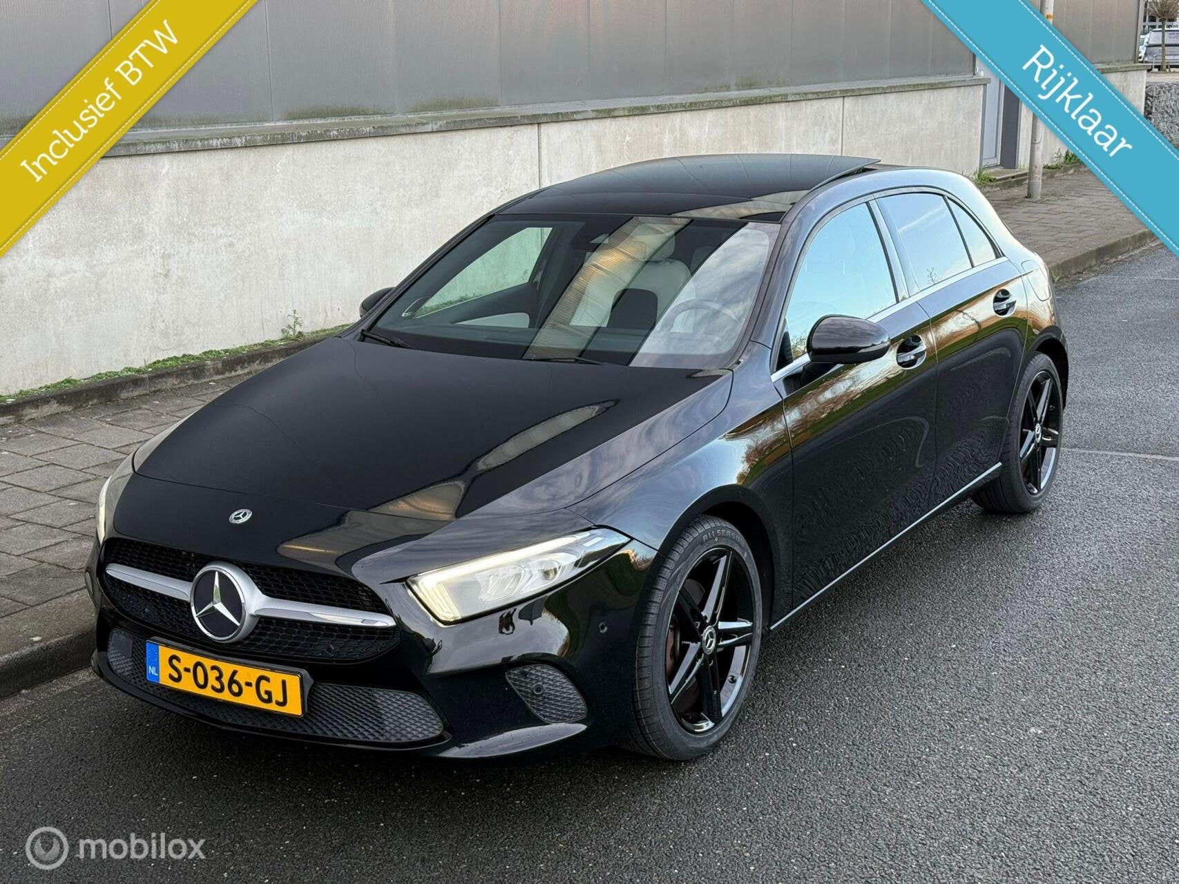 Mercedes-Benz A-klasse AMG 200 PANO! LED! Burmeister!, Gebruikt, 4 cilinders, Leder en Stof, 19 km/l