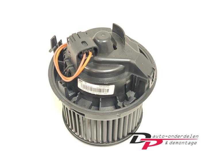 Kachel Ventilatiemotor van een Peugeot 108, Gebruikt, -, -, Ophalen of Verzenden
