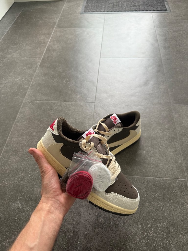 AIR JORDAN 1 LOW TRAVIS SCOTT 'REVERSE MOCHA, Bruin, Nike, Nieuw, Ophalen of Verzenden