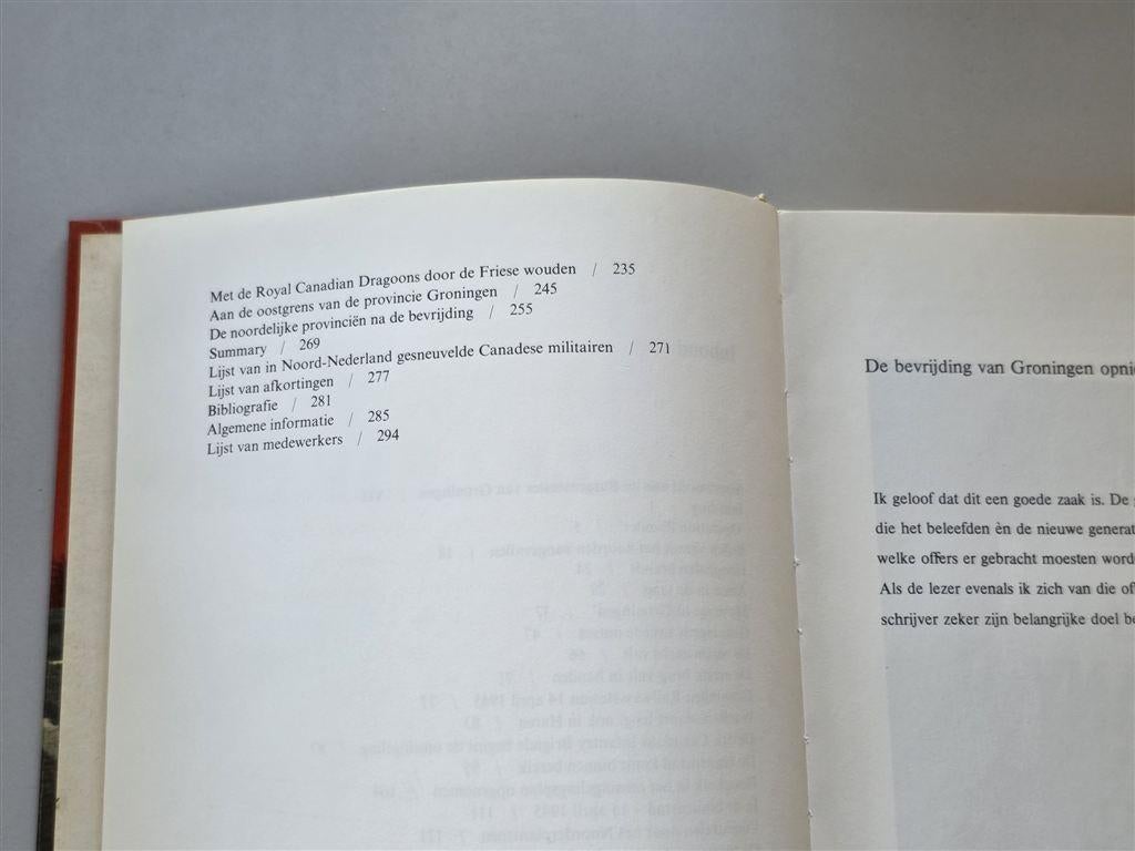 Maple Leaf Up — Canadese Bevrijding Groningen 1945, Ophalen of Verzenden, Gelezen