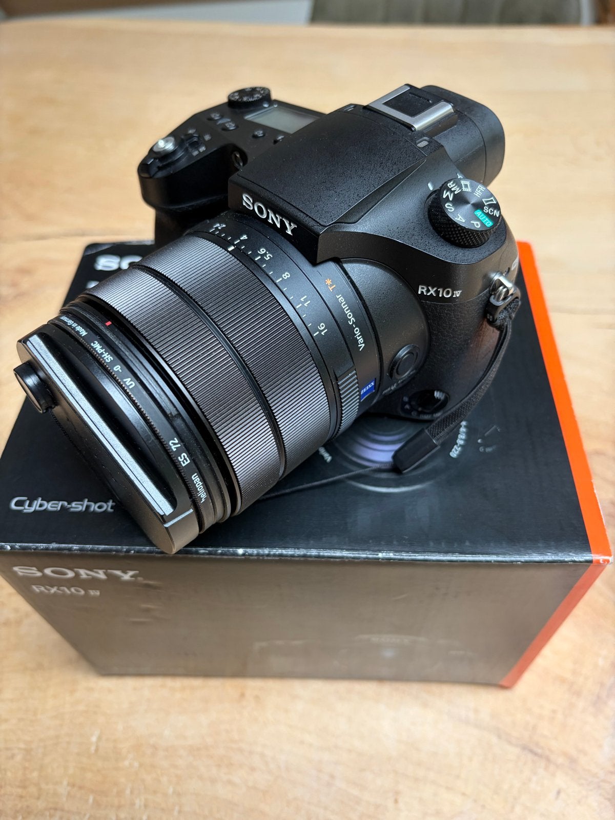 Sony RX10 IV Bridgecamera met zeer uitgebreide accessoires, Beeldstabilisatie, Ophalen of Verzenden, Zo goed als nieuw, Accu