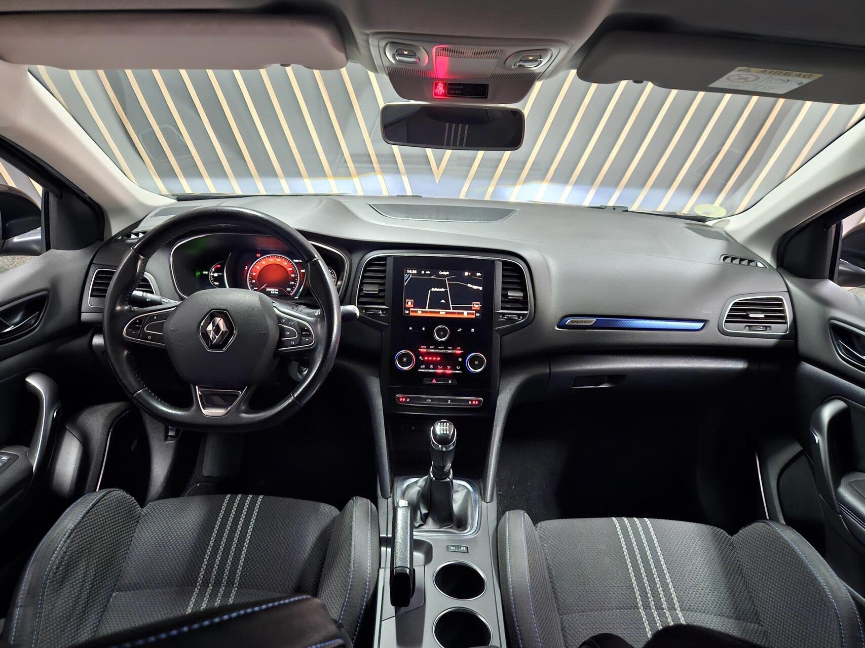 Renault Megane Estate 1.5 dCi Eco2 Zen GT interieur|LED|Trek, Auto's, Voorwielaandrijving, Automatische klimaatregeling, Gebruikt