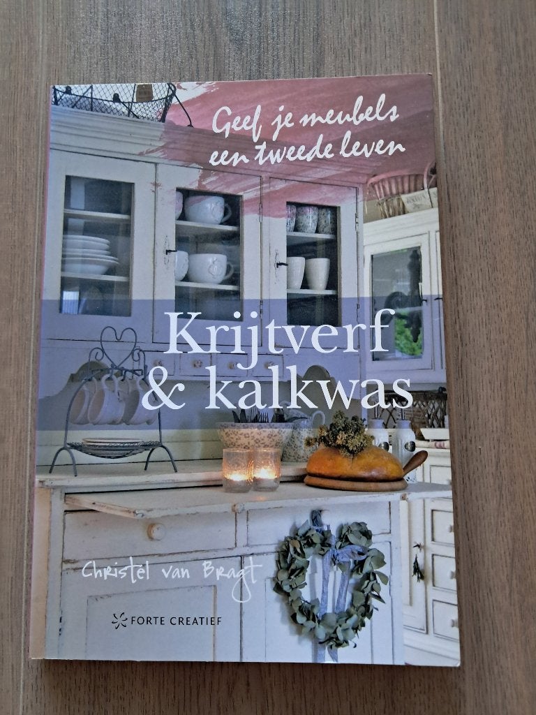 Te koop: Boek Krijtverf & Kalkwas van Christel van Bragt, Ophalen of Verzenden, Zo goed als nieuw