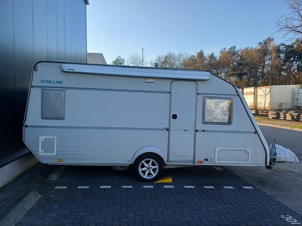 Kip Starline 1999 Caravan in nette staat, Caravans en Kamperen, Caravans, Kip, Frans bed, Treinzit, Particulier
