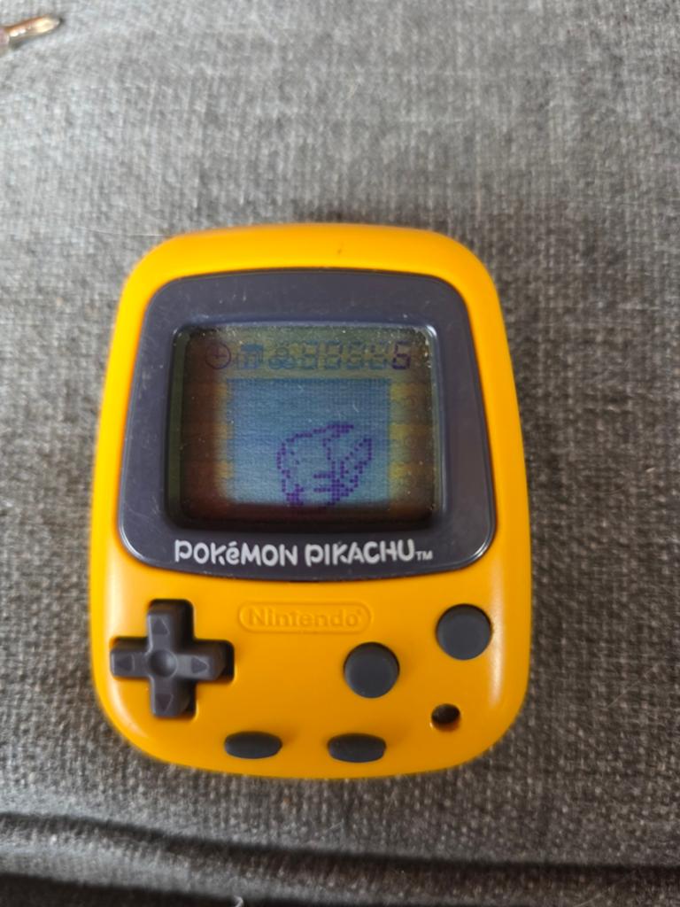 Tamagotchi Pokémon Pikachu - Vintage en Werkend!, Spelcomputers en Games, Ophalen, Gebruikt, 1 speler, Vanaf 7 jaar