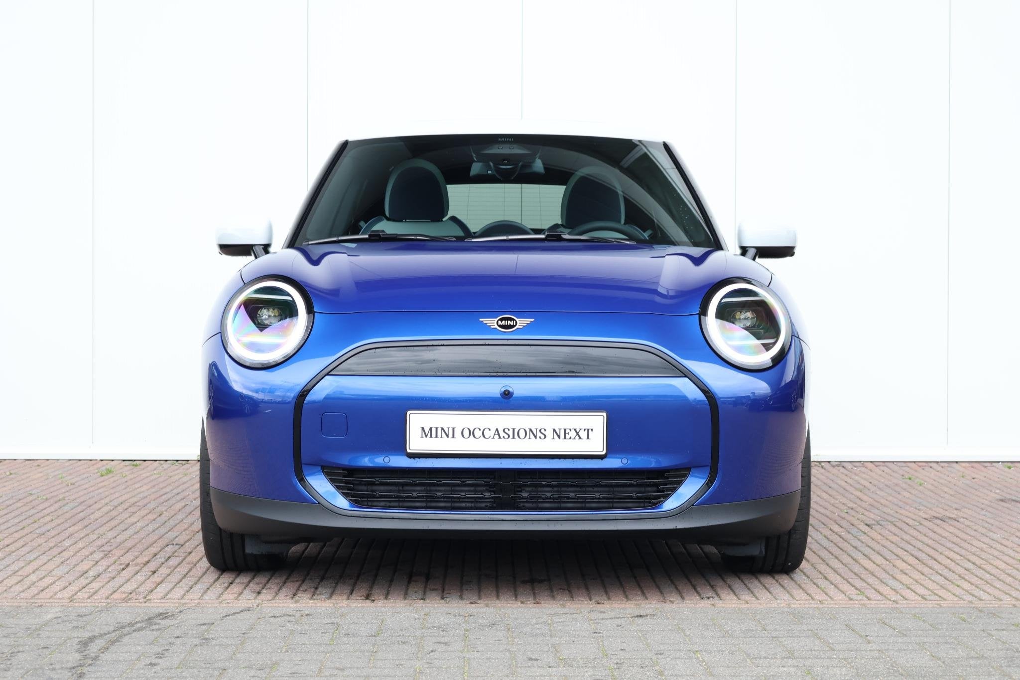 MINI 3-Deurs Cooper E Favoured L 40.7 kWh | SoH 100% | Panor, Auto's, 300 km, 41 kWh, Met garantie (alle), Origineel Nederlands