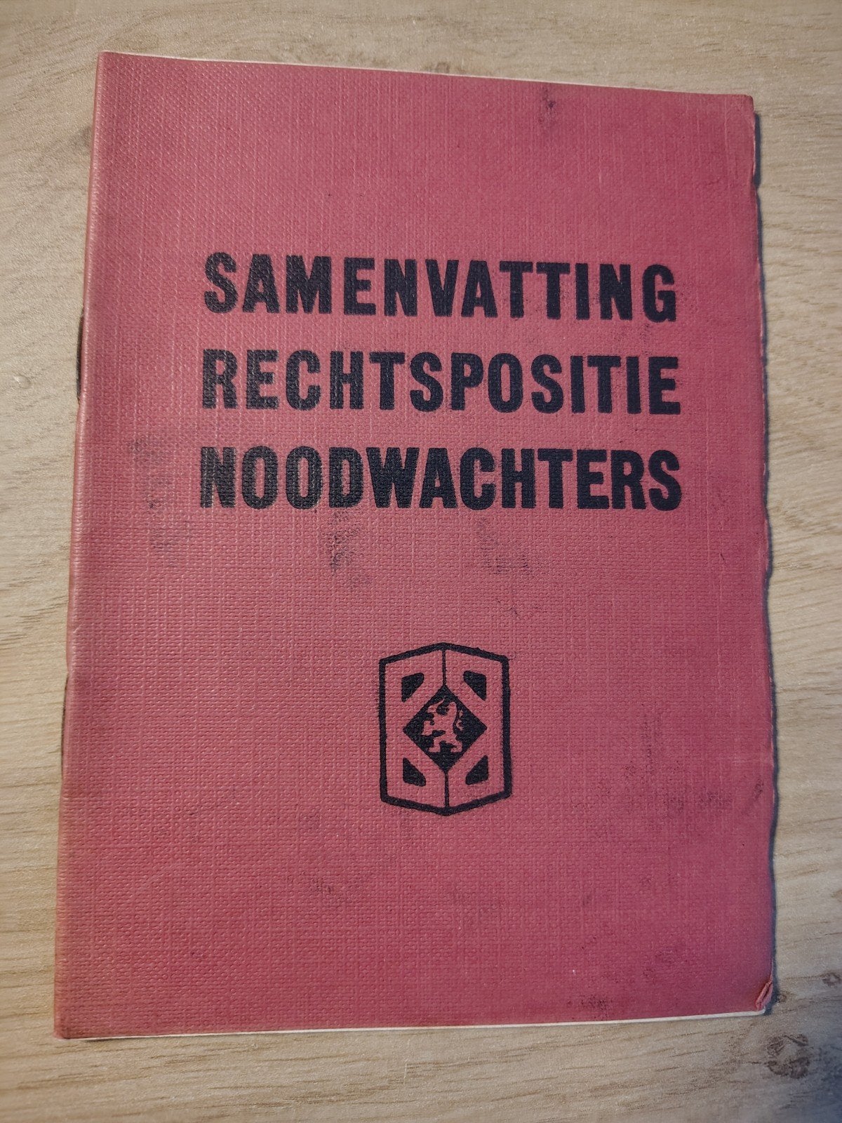 Bescherming Bevolking Samenvatting rechtspositie noodwachter, Verzamelen, Ophalen of Verzenden, Landmacht, Nederland
