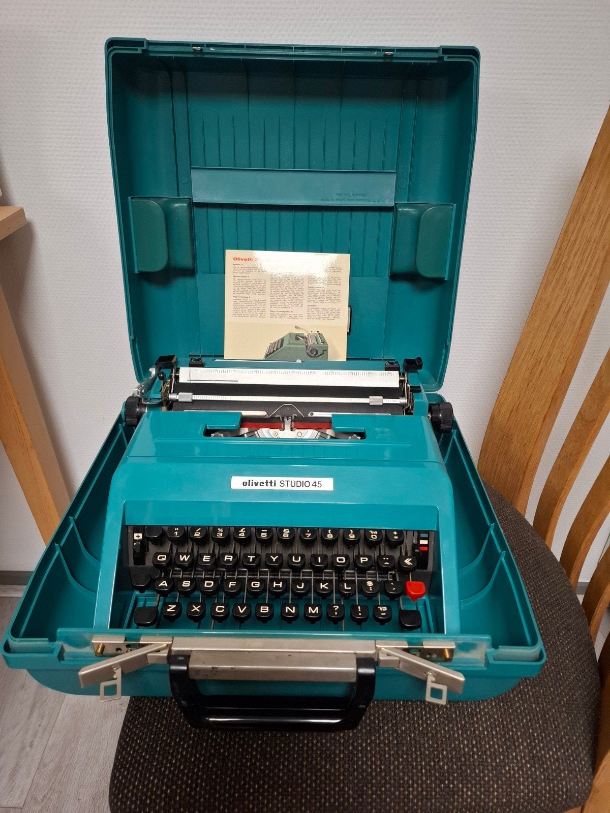 Olivetti studio 45 typemachine  / schrijfmachine turquoise, Ophalen, Zo goed als nieuw